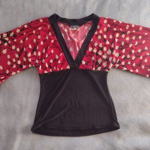 Vixen three quarter sleeve low v blouse great shape!